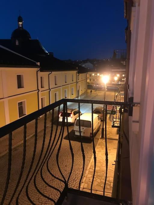 Apartment On Zarwanska Street Kamianets-Podilskyi Luaran gambar