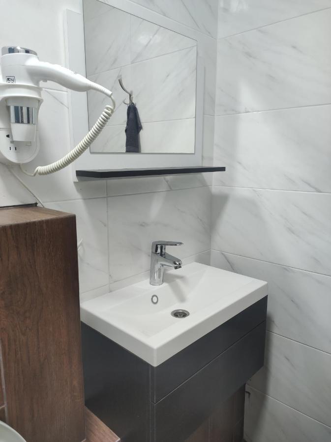Apartment On Zarwanska Street Kamianets-Podilskyi Luaran gambar